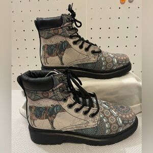Martin Women’s Round Toe Bohemian Mandala Cow Day Abstract Design  Boots Sz 7.5